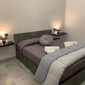 Miris Fast Comfortable Airport Capodichino 25 Minutes Walk Self Check-in Appartamento