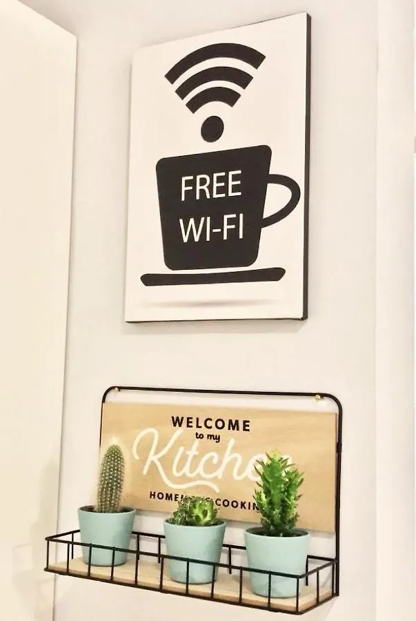 Bed&Coffee Napoli - Scarlatti Apartment 0*, Naples Italy